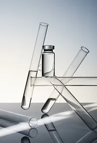 20251111 Bolden KINSYN Creative shots Vial 27 s RGB